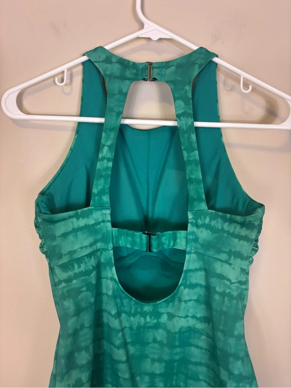 Athleta Women’s Green Tie-Dye Tankini Swimsuit Top 32D/DD